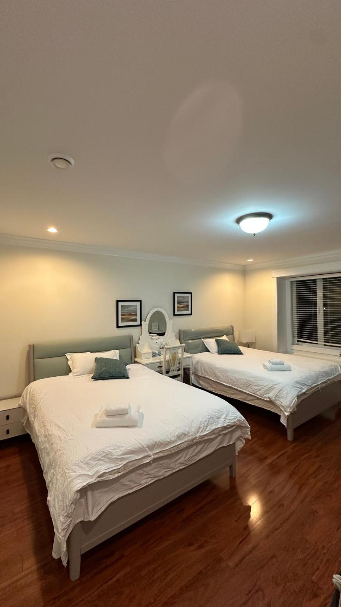 Luxurious Getaway In Vancouver-Private Room With Attached Bathroom Exterior foto
